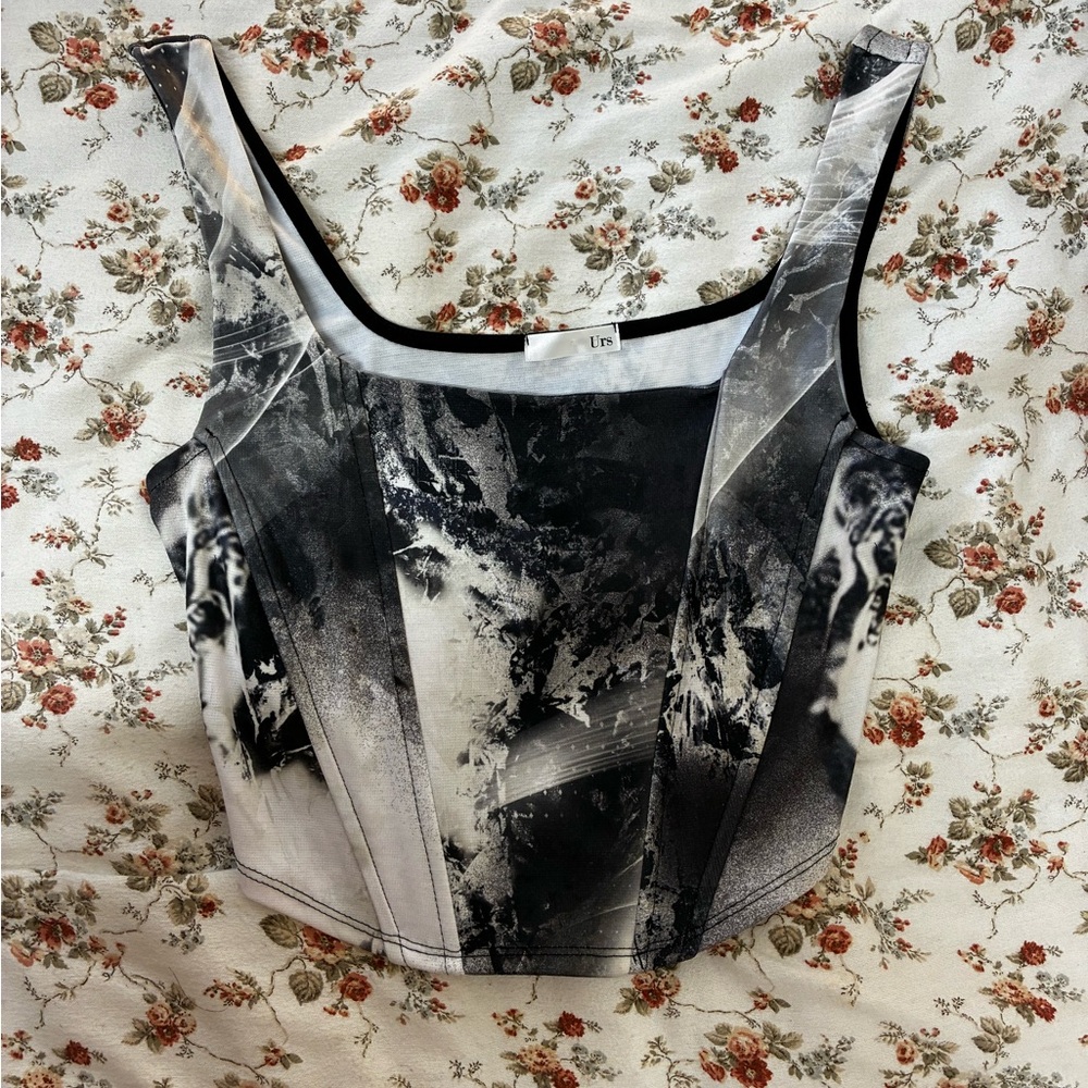 Women's Black and White Printed Top